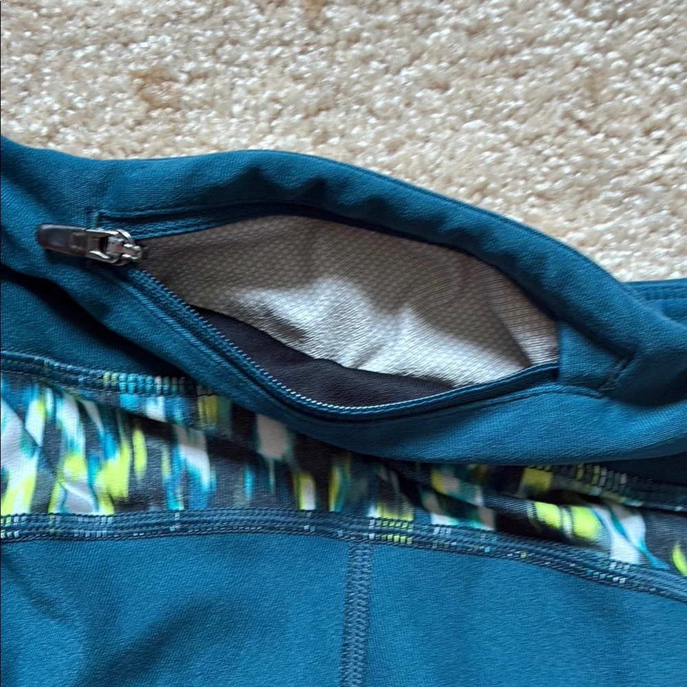 Nike Blue and Green Pattern Leggings - Picture 6 of 7